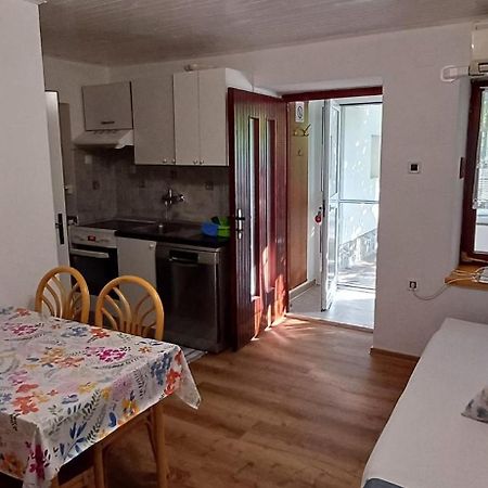 Apartma Marinka ไพราน ภายนอก รูปภาพ